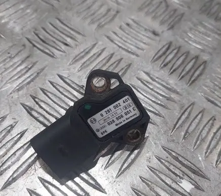 Volkswagen PASSAT B6 Air pressure sensor 0281002401 038906051C