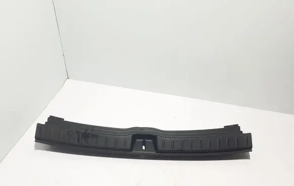 Trunk/boot sill cover protection