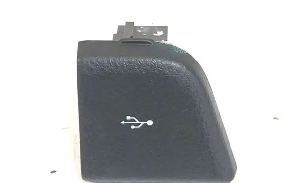 Toyota Camry VIII XV70 USB socket connector 55407-33040