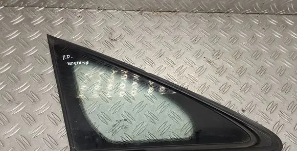 Toyota Verso Front triangle window/glass 
