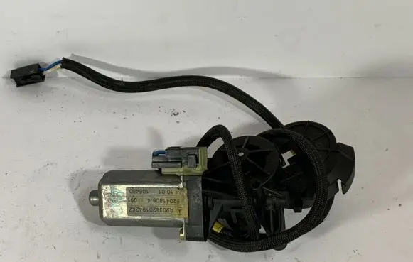 Mercedes-Benz C W203 Seat adjustment motor A2038201942