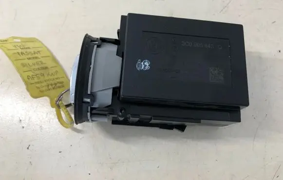 Volkswagen PASSAT B6 Ignition lock 3C0905843Q