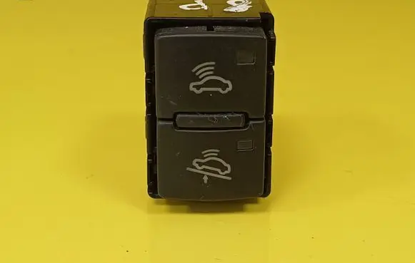 Audi A3 S3 8P Alarm switch 4F0962109