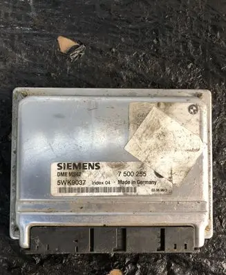 BMW 5 E39 Engine control unit/module 5WK9037 7500255 7501917