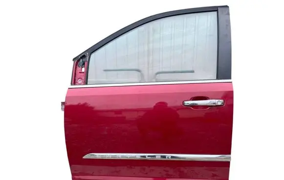 Chrysler Town & Country V Front door