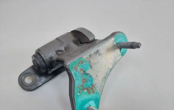 Mercedes-Benz C W204 Front door lower hinge 0807