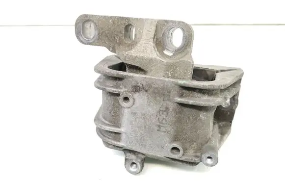 Volkswagen PASSAT B6 Engine mount bracket 1K0199262M