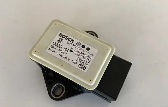 Audi A4 S4 B8 8K ESP acceleration yaw rate sensor 8K0907637D 0265005740