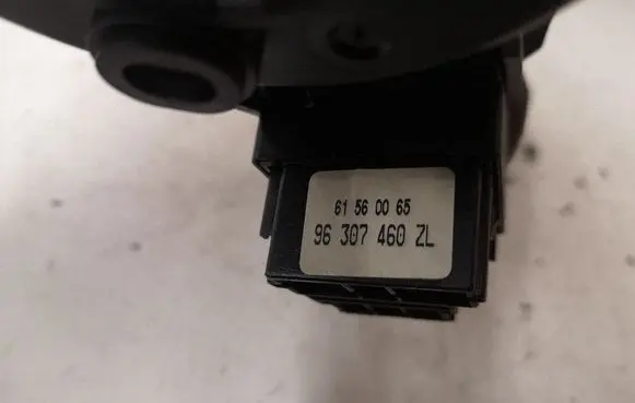 Peugeot 206 Wiper turn signal indicator stalk/switch 34394302 9630605180 96049597ZL