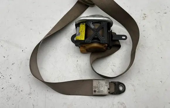 Toyota Land Cruiser (J120) Front seatbelt