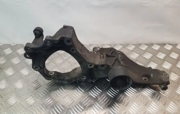 Opel Vivaro A/C compressor mount bracket 8200016644