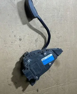 Renault Master II Accelerator throttle pedal 6PV00811906 7700314526