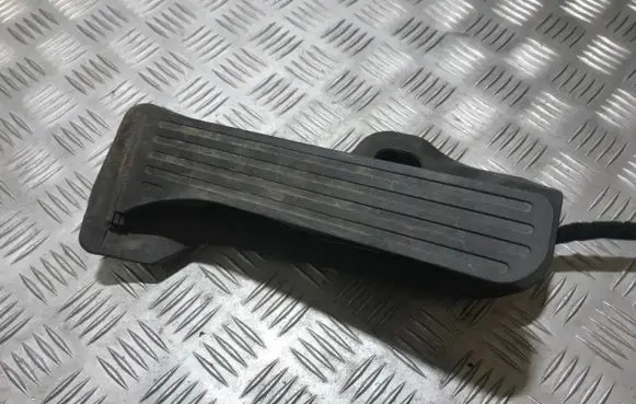 Volkswagen Golf Plus Accelerator throttle pedal 1k2721503k 6pv008890-10