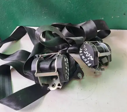 Peugeot 207 CC Rear seatbelt A508741