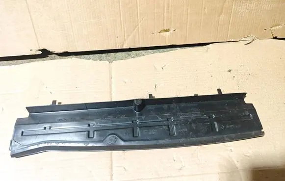 Opel Frontera Radiator trim 9857683480