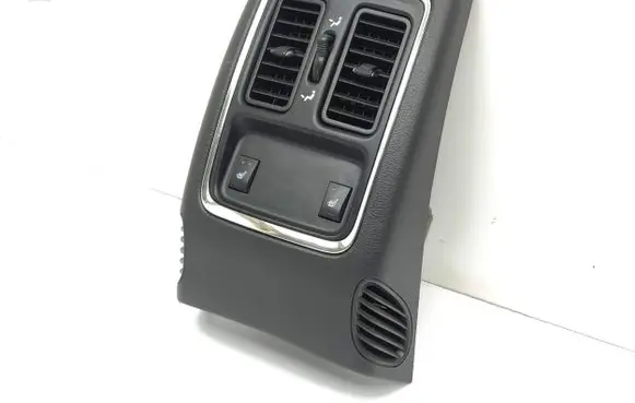 Jeep Grand Cherokee Rear air vent grill 1MC761X9AJ 02818590