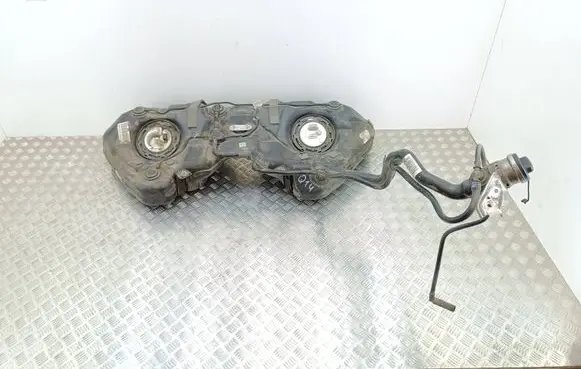 Mercedes-Benz C W204 Fuel tank 2044701601 A2044700494 A2044700794
