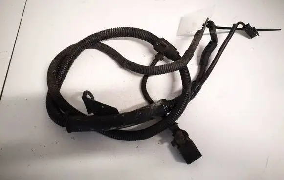 Volkswagen PASSAT B5.5 Positive cable (battery) 