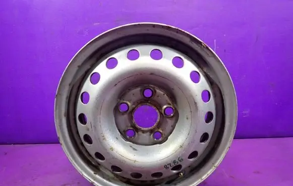 Volkswagen Transporter - Caravelle T4 R15 steel rim 7D0601027A