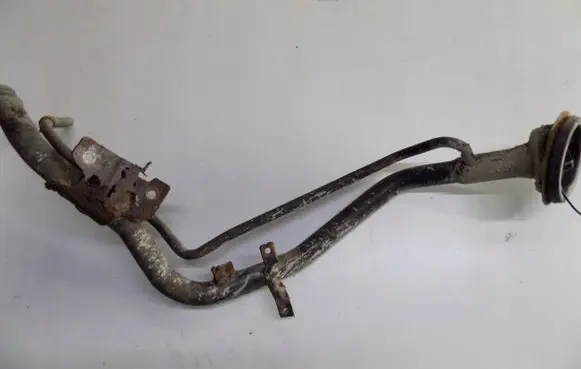 Nissan X-Trail T30 Fuel tank filler neck pipe 43265hjw