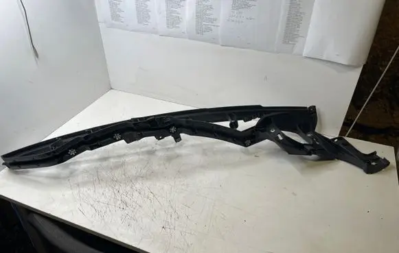 BMW X5 E70 Fender mounting bracket 7157990