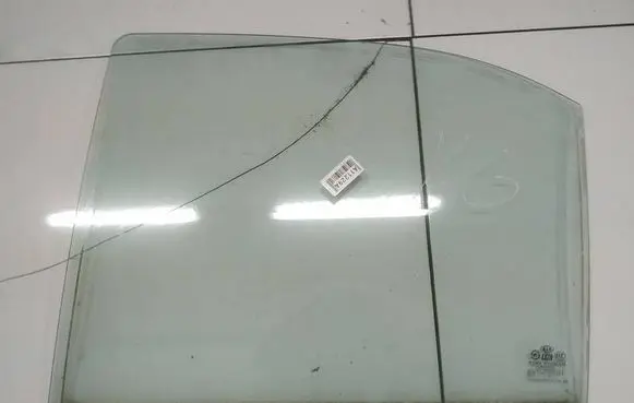 KIA Sorento Rear door window glass AS2