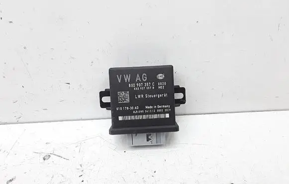 Audi Q7 4L Light module LCM 8X0907357C