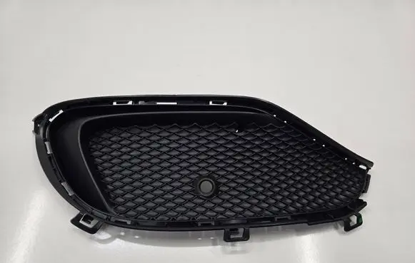Mercedes-Benz A W176 Front bumper lower grill A1768852700
