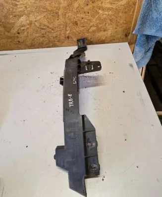 Opel Astra J Headlight/headlamp mounting bracket 13347146