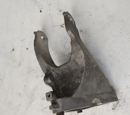 Peugeot 607 Gearbox mounting bracket 9653919280