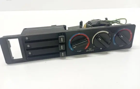 BMW 5 E39 Climate control unit 8390101