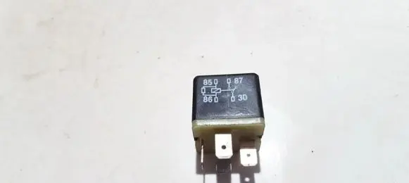 Audi A4 S4 B5 8D Other relay 431951253H