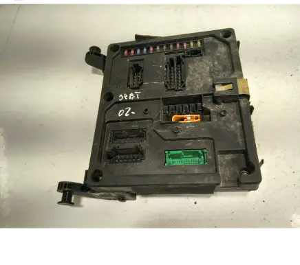 Seat Alhambra (Mk1) Fuse module S110730300