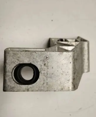 Mercedes-Benz GLK (X204) Radiator mount bracket A2055014220