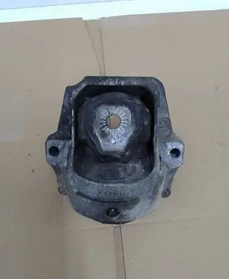 Audi A4 S4 B8 8K Engine mount bracket 