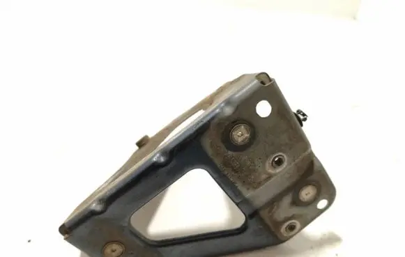 Audi A6 S6 C6 4F Fender mounting bracket 4F0821136A