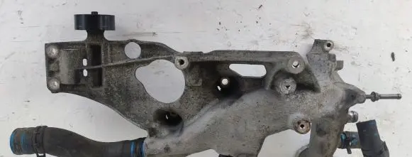 Mercedes-Benz A W176 Generator/alternator bracket A6512011709 A6512031782