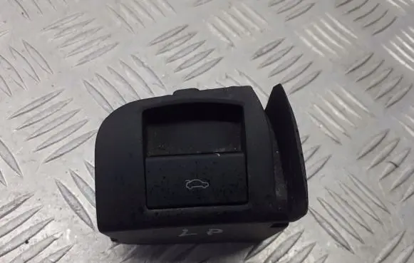 Audi A6 Allroad C6 Tailgate/boot open switch button 4F1959527