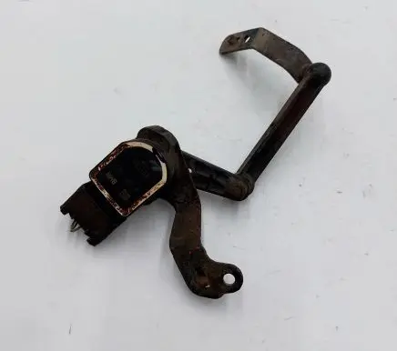 Headlight/headlamp level sensor