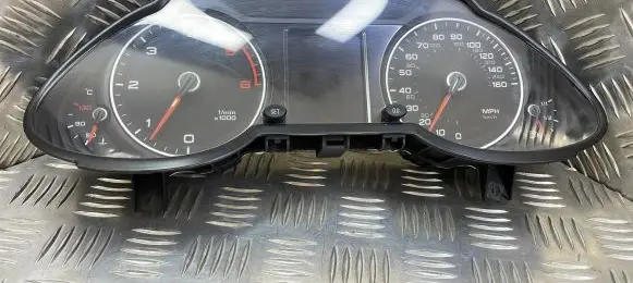 Audi Q5 SQ5 Speedometer (instrument cluster) 8R0920981P 8R0920981