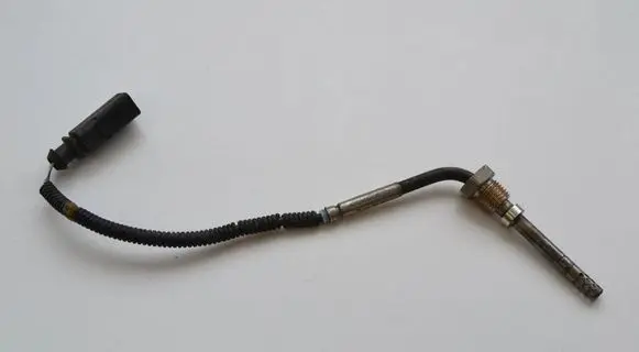 BMW 5 F10 F11 Oil temperature sensor 059906088Q