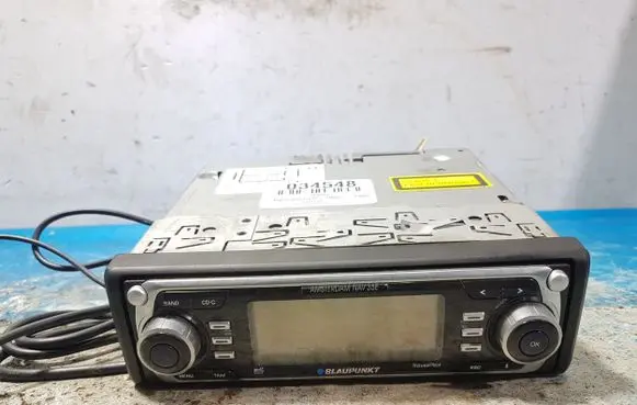 Hyundai Getz Radio/GPS head unit trim 7612303001