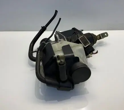 Mercedes-Benz E W211 Master brake cylinder A0004300312 0004300312