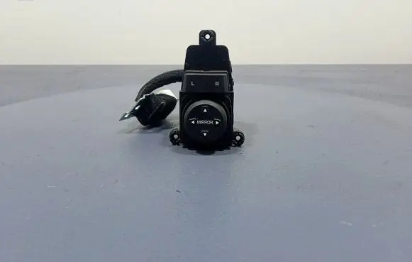 Hyundai Tucson TL Mirror heating switch 93573-D3020