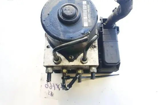 Volvo V50 ABS Pump 30647855a 04w153