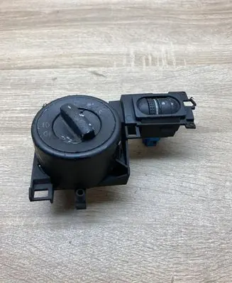 Volkswagen Touareg I Light switch 7L6858903T