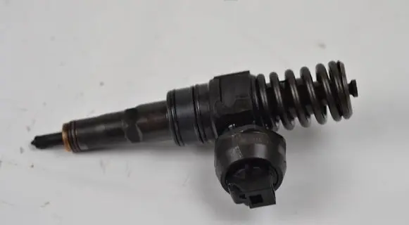 Volkswagen Sharan Fuel injector 038130073BA