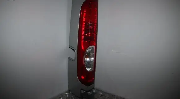 Opel Vivaro Rear/tail lights 8200415250 8200415250B 89316011