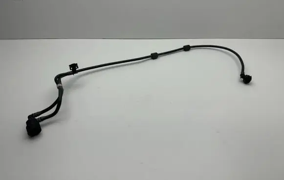 Engine coolant pipe/hose