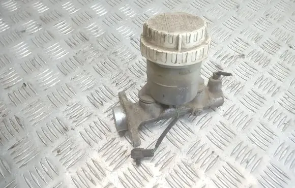 Master brake cylinder
